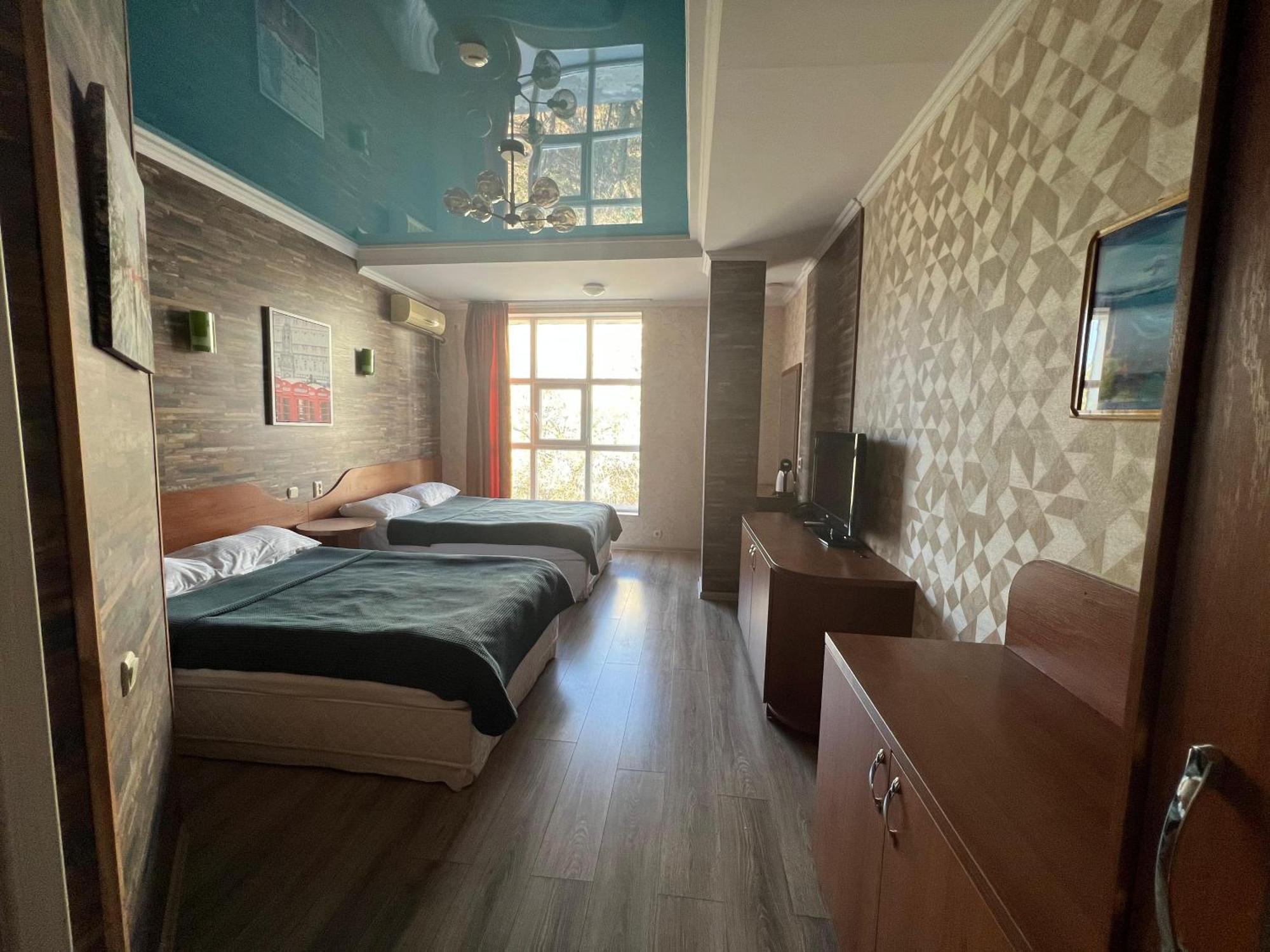 Three Dolphins Hotel Aktau  Bagian luar foto